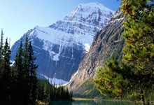 辉达娱乐:文森特和芬尼-史密斯同时替补进6+三分 湖人队史首对队友.